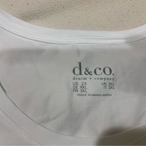D&co T-shirt, size 2X brand new